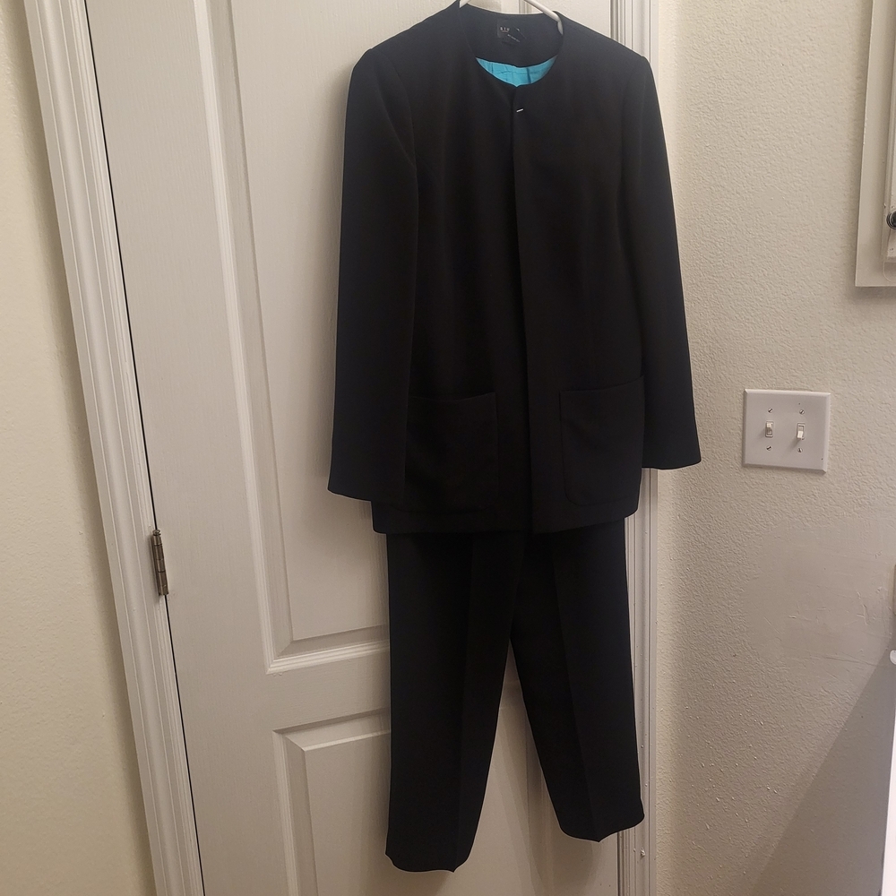 Elegant Black Suit with Blue Accent